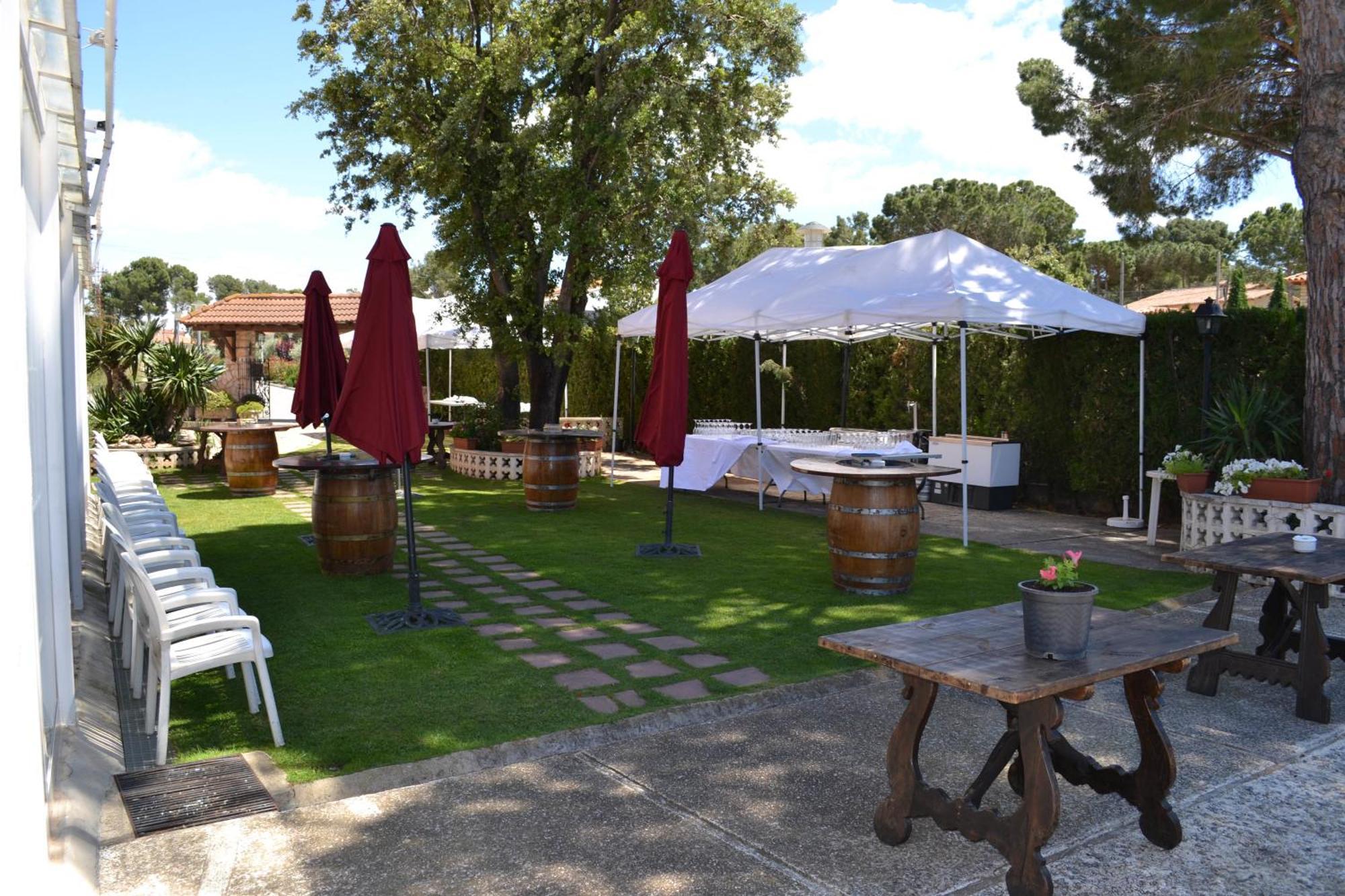 Hotel Restaurant El Bosc Banyeres del Penedes Oda fotoğraf