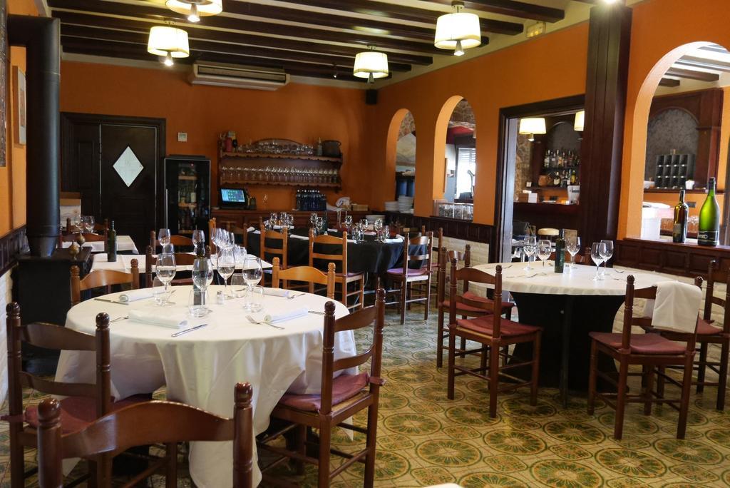 Hotel Restaurant El Bosc Banyeres del Penedes Dış mekan fotoğraf