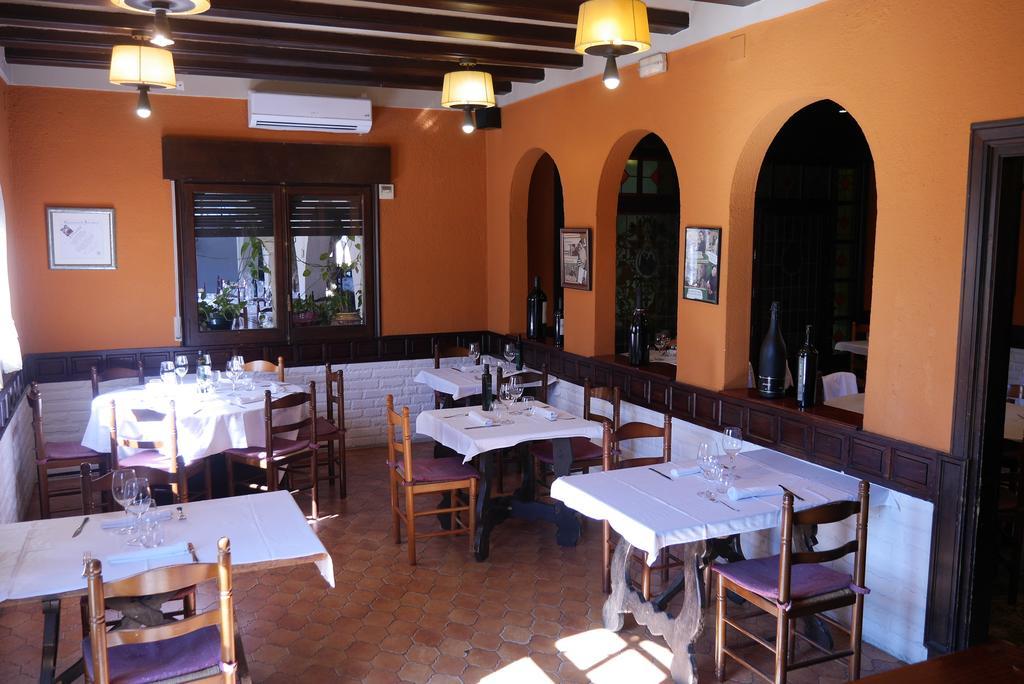 Hotel Restaurant El Bosc Banyeres del Penedes Dış mekan fotoğraf